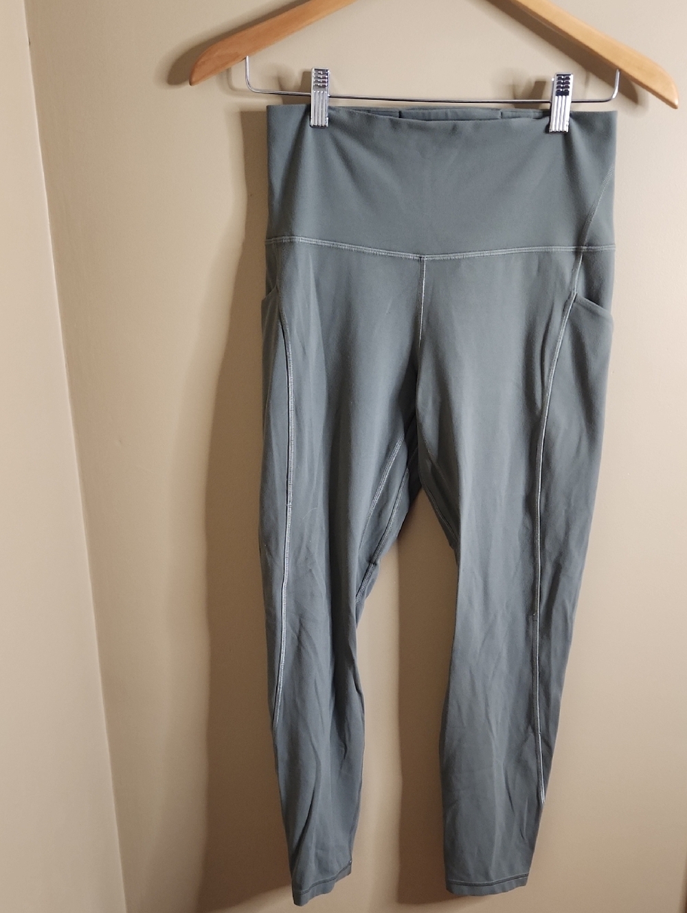 Lululemon Align Leggings 28" in Sage. Size 8. #W5DCES